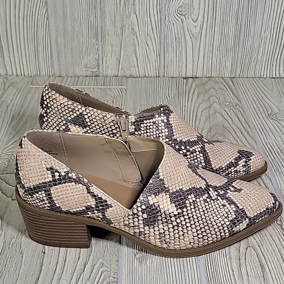 Maurices Amanda Snakeprint Slip On Ankle Boots Womens Size 8 - Picture 2 of 13